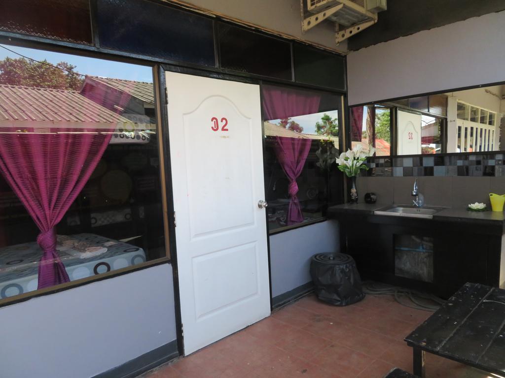 Same Same Guesthouse, Bar & Restaurant (Adults Only) Haad Rin Eksteriør billede