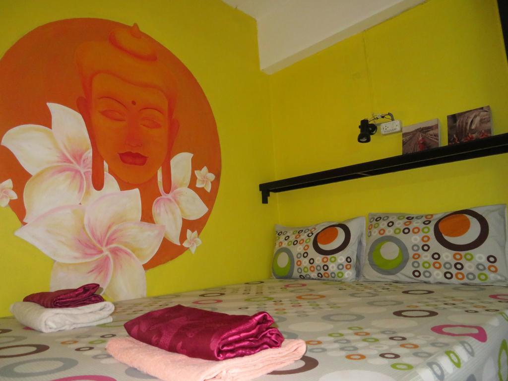 Same Same Guesthouse, Bar & Restaurant (Adults Only) Haad Rin Eksteriør billede