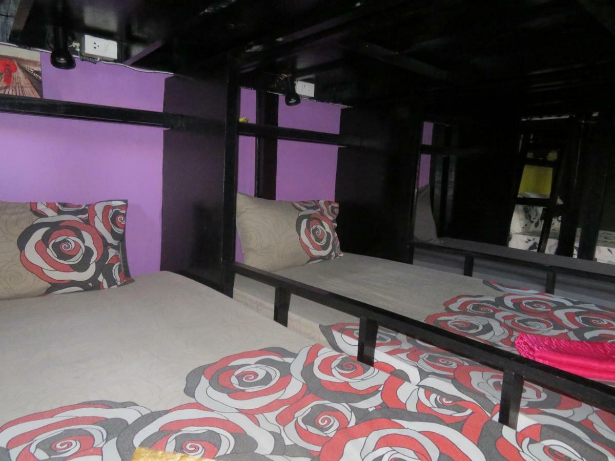 Same Same Guesthouse, Bar & Restaurant (Adults Only) Haad Rin Eksteriør billede