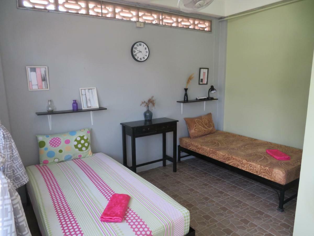 Same Same Guesthouse, Bar & Restaurant (Adults Only) Haad Rin Eksteriør billede