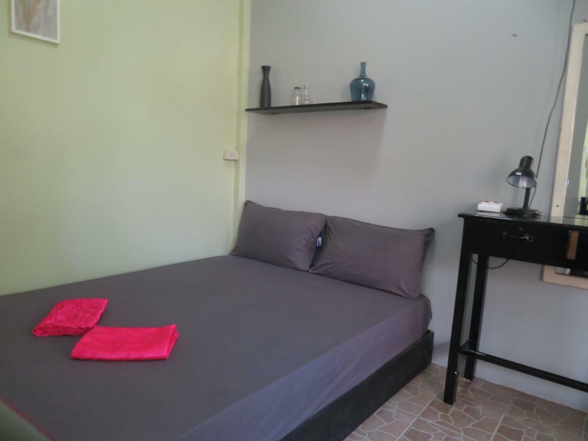 Same Same Guesthouse, Bar & Restaurant (Adults Only) Haad Rin Eksteriør billede