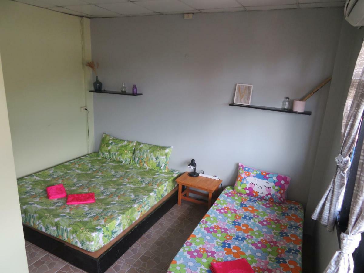 Same Same Guesthouse, Bar & Restaurant (Adults Only) Haad Rin Eksteriør billede