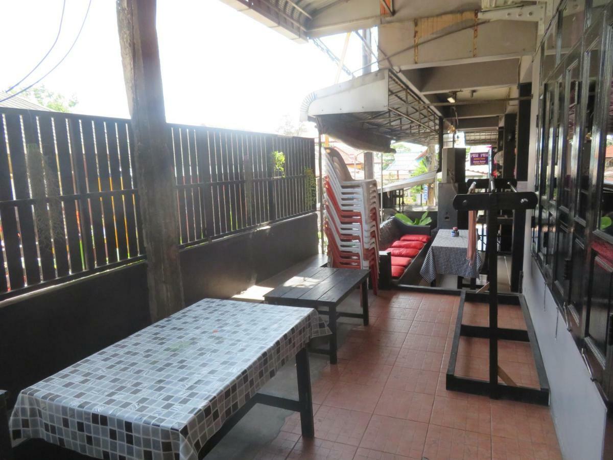 Same Same Guesthouse, Bar & Restaurant (Adults Only) Haad Rin Eksteriør billede