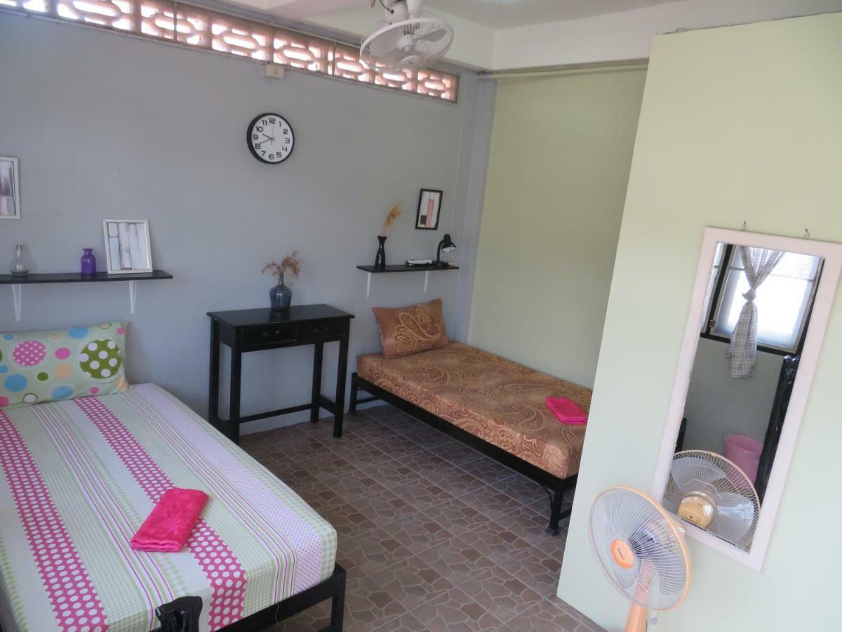 Same Same Guesthouse, Bar & Restaurant (Adults Only) Haad Rin Eksteriør billede